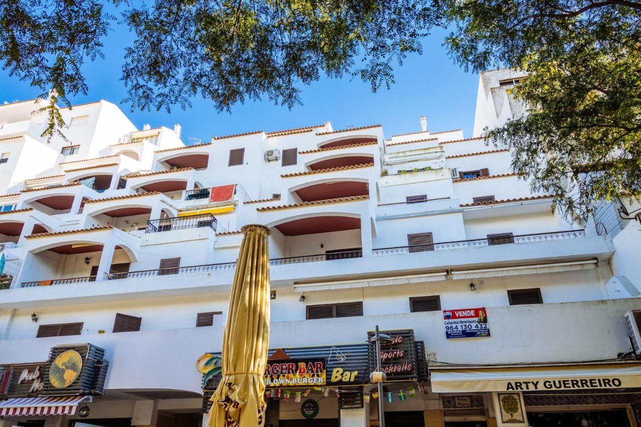 Top Renoviertes Apartment Mit Grosser Terrasse Albufeira Kültér fotó